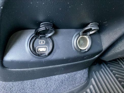 Used 2020 Kia Sorento EX image 32