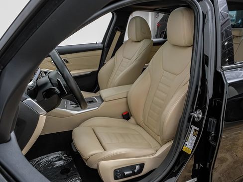 Used 2019 BMW 330i Sedan w/ M Sport Package RWD image 34