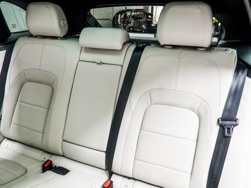 Used 2023 Jaguar F-PACE R-Dynamic S image 38