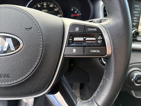 Used 2019 Kia Sorento SX image 17