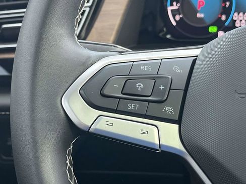 Used 2024 Volkswagen Atlas SE w/ Panoramic Sunroof Package image 29