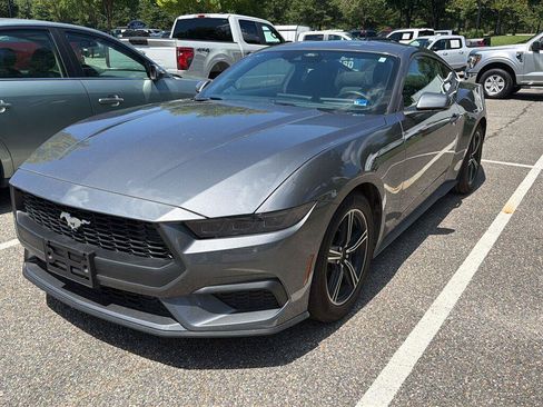 Used 2025 Ford Mustang Coupe RWD image 1