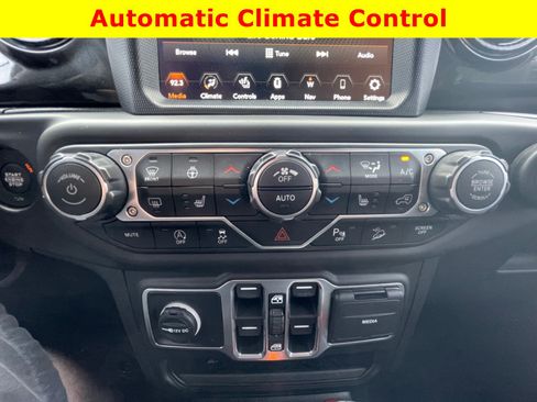 Used 2019 Jeep Wrangler Unlimited Sahara AWD/4WD image 24
