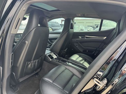 Used 2014 Porsche Panamera 4 image 17