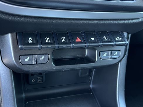 Used 2022 Chevrolet Colorado ZR2 image 27