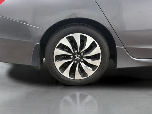 Used 2017 Honda Accord Touring image 25