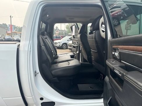 Used 2017 RAM 1500 Laramie AWD/4WD image 11