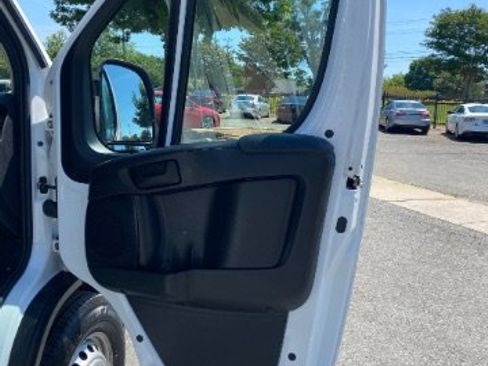Used 2024 RAM ProMaster 2500 w/ Convenience Group FWD image 15