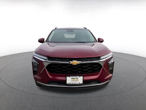 Used 2025 Chevrolet Trax LT image 4