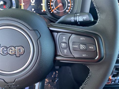 New 2025 Jeep Gladiator Rubicon w/ Convenience Group image 23