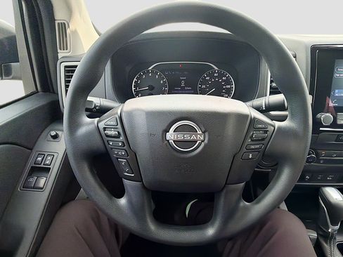 Used 2024 Nissan Frontier SV w/ Technology Package RWD image 11