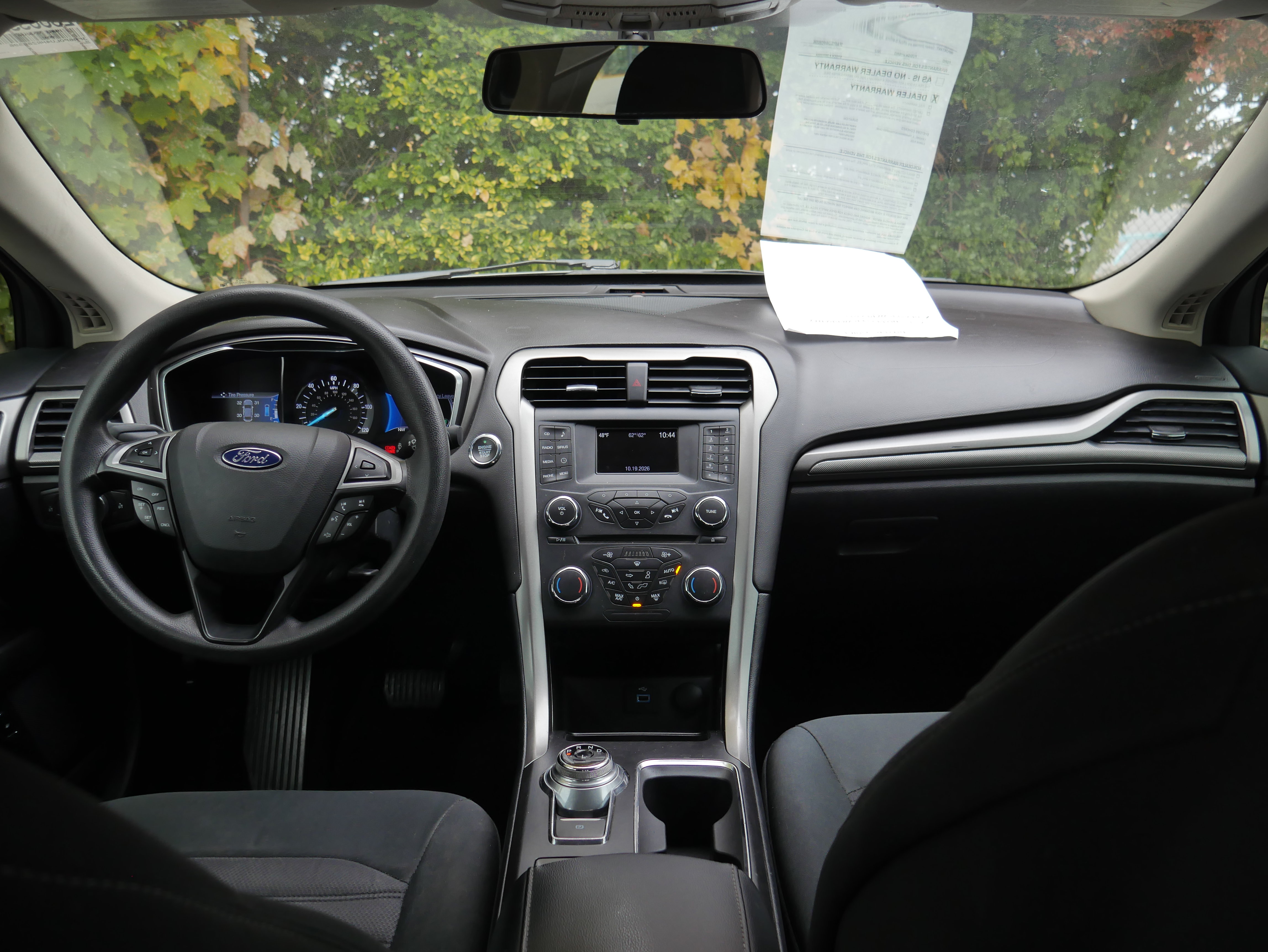 Used 2017 Ford Fusion SE FWD image 10