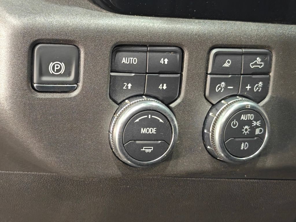 Used 2025 GMC Sierra 1500 Elevation w/ Elevation Premium Package AWD/4WD image 10