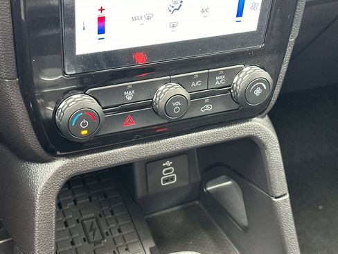 New 2025 Ford Ranger XLT w/ Black Appearance Package image 19