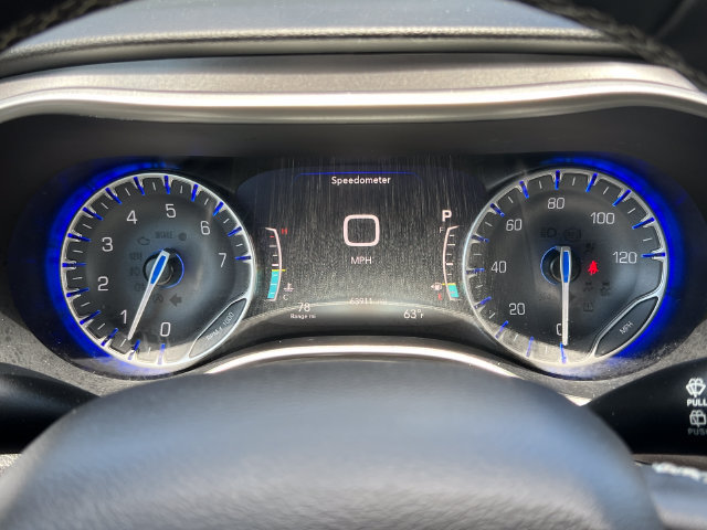 Used 2023 Chrysler Pacifica Touring-L FWD image 20
