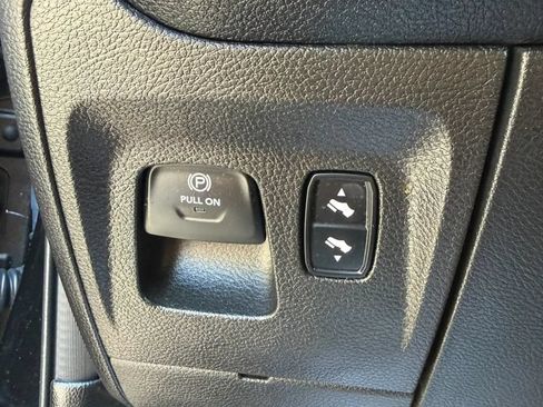 Used 2020 RAM 1500 Big Horn AWD/4WD image 20