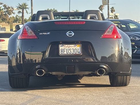 Used 2012 Nissan 370Z Touring w/ Sport Pkg image 10