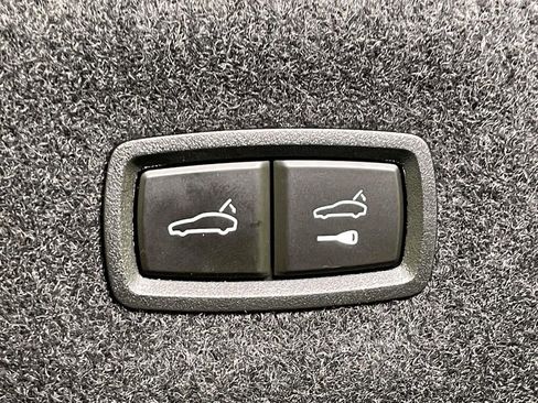 Used 2021 Porsche Taycan 4S image 21