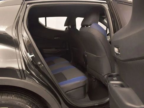 Used 2022 Toyota C-HR XLE image 18