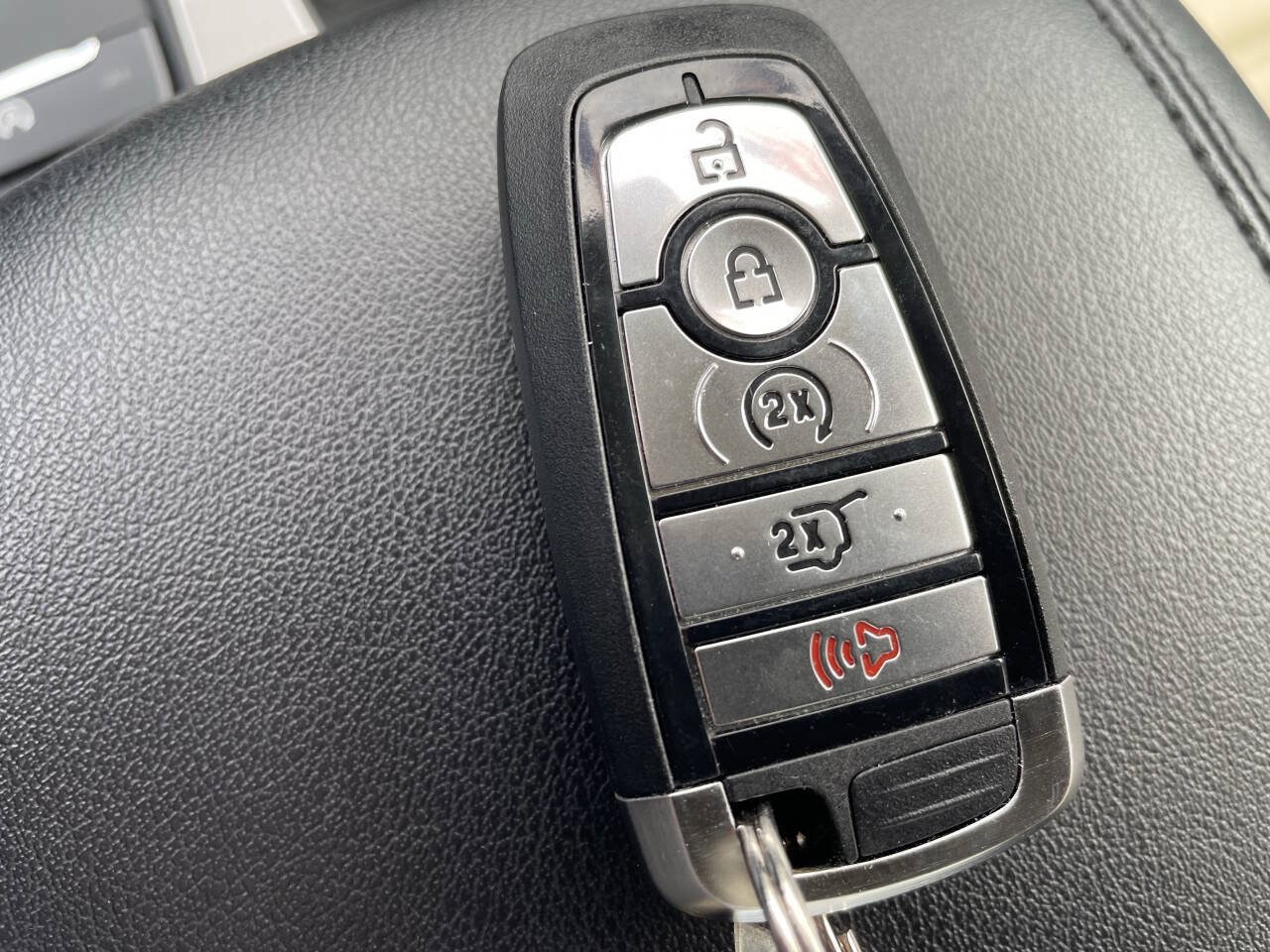 Used 2024 Ford Edge SEL w/ Convenience Package AWD/4WD image 22
