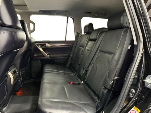 Used 2016 Lexus GX 460 w/ Premium Package AWD/4WD image 16