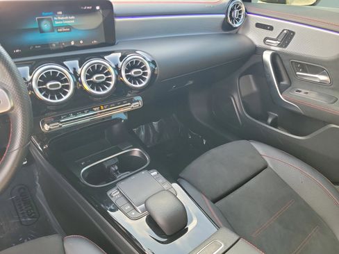 Used 2021 Mercedes-Benz CLA 250 image 33