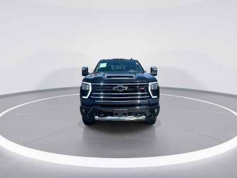 Used 2025 Chevrolet Silverado 2500 LTZ w/ Z71 Chrome Sport Edition AWD/4WD image 3
