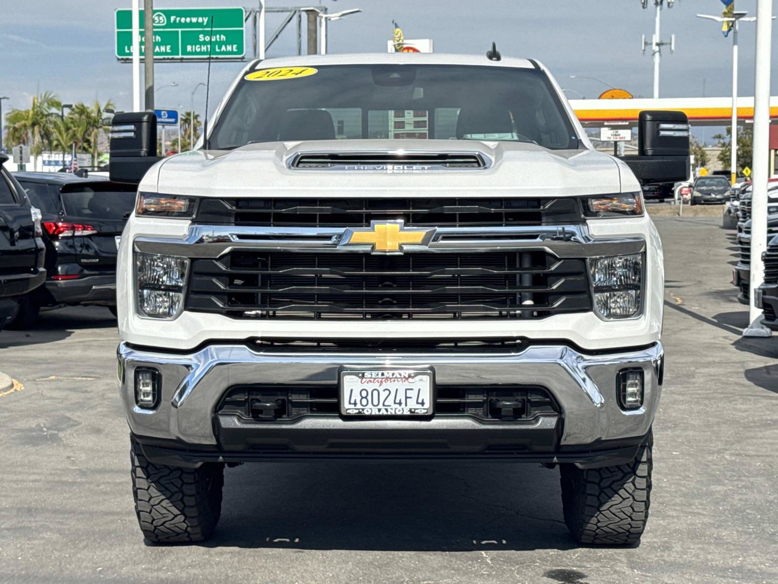 Used 2024 Chevrolet Silverado 3500 LT w/ Convenience Package AWD/4WD image 2