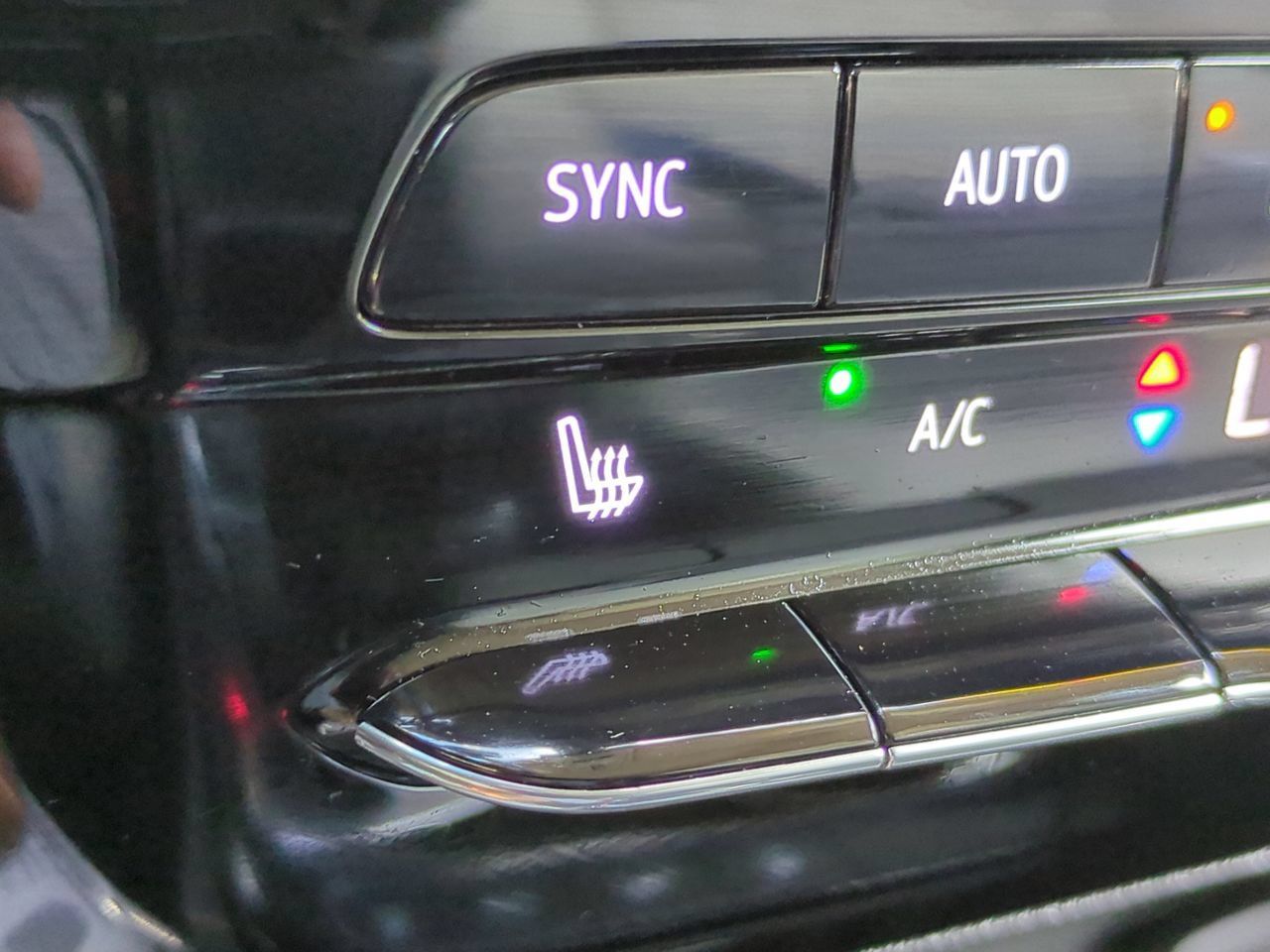 Certified 2024 Buick Encore GX Avenir w/ Avenir Technology Package AWD/4WD image 22