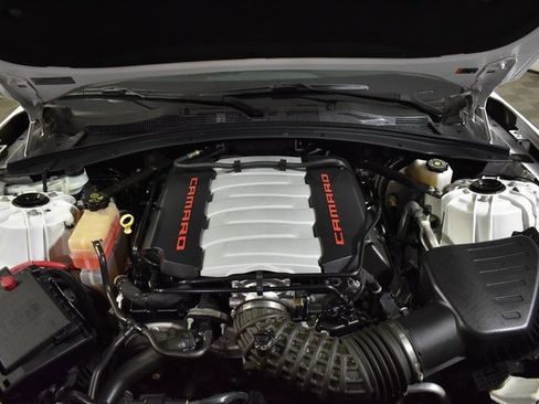 Used 2021 Chevrolet Camaro LT image 33