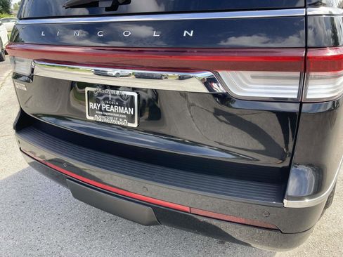 Used 2022 Lincoln Navigator L 4WD image 4