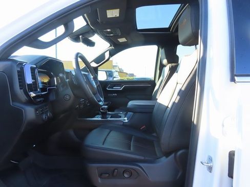 Certified 2025 Chevrolet Silverado 1500 High Country w/ Technology Package image 13