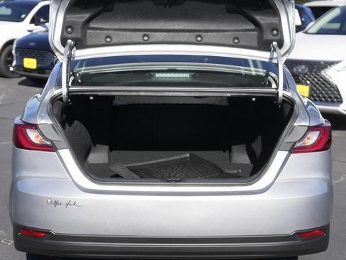 Used 2025 Toyota Camry LE image 30