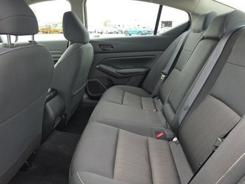 Used 2024 Nissan Altima 2.5 SV FWD image 15