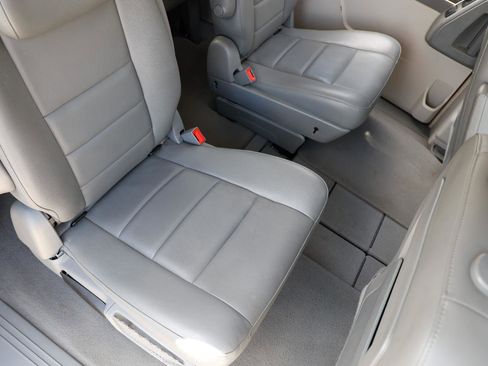 Used 2008 Dodge Grand Caravan SXT image 12