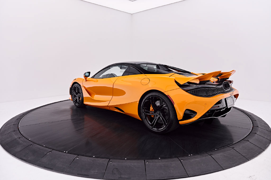 Used 2025 McLaren 750S Spider RWD image 16