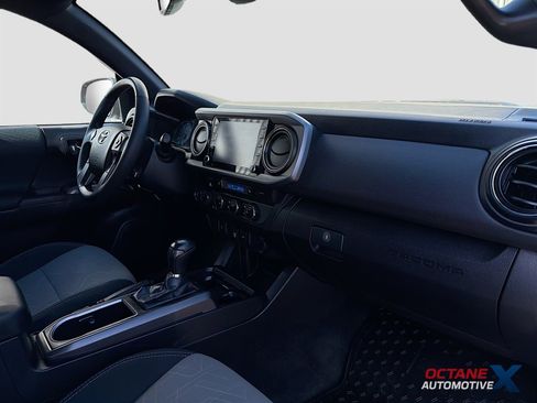 Used 2021 Toyota Tacoma TRD Sport AWD/4WD image 29