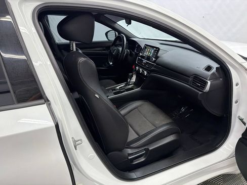 Used 2019 Honda Accord Sport image 14