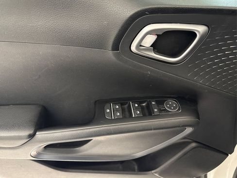 Used 2020 Kia Soul EX FWD image 26