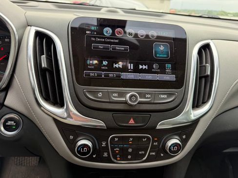 Used 2018 Chevrolet Equinox Premier AWD/4WD image 11