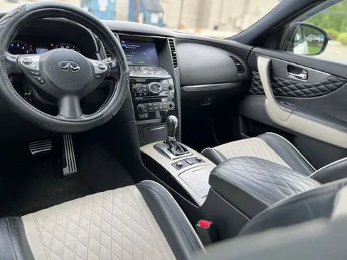 Used 2017 INFINITI QX70 AWD w/ Limited Package image 15
