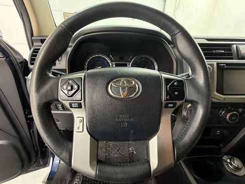 Used 2018 Toyota 4Runner SR5 AWD/4WD image 16