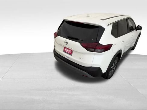 Used 2023 Nissan Rogue SV image 12