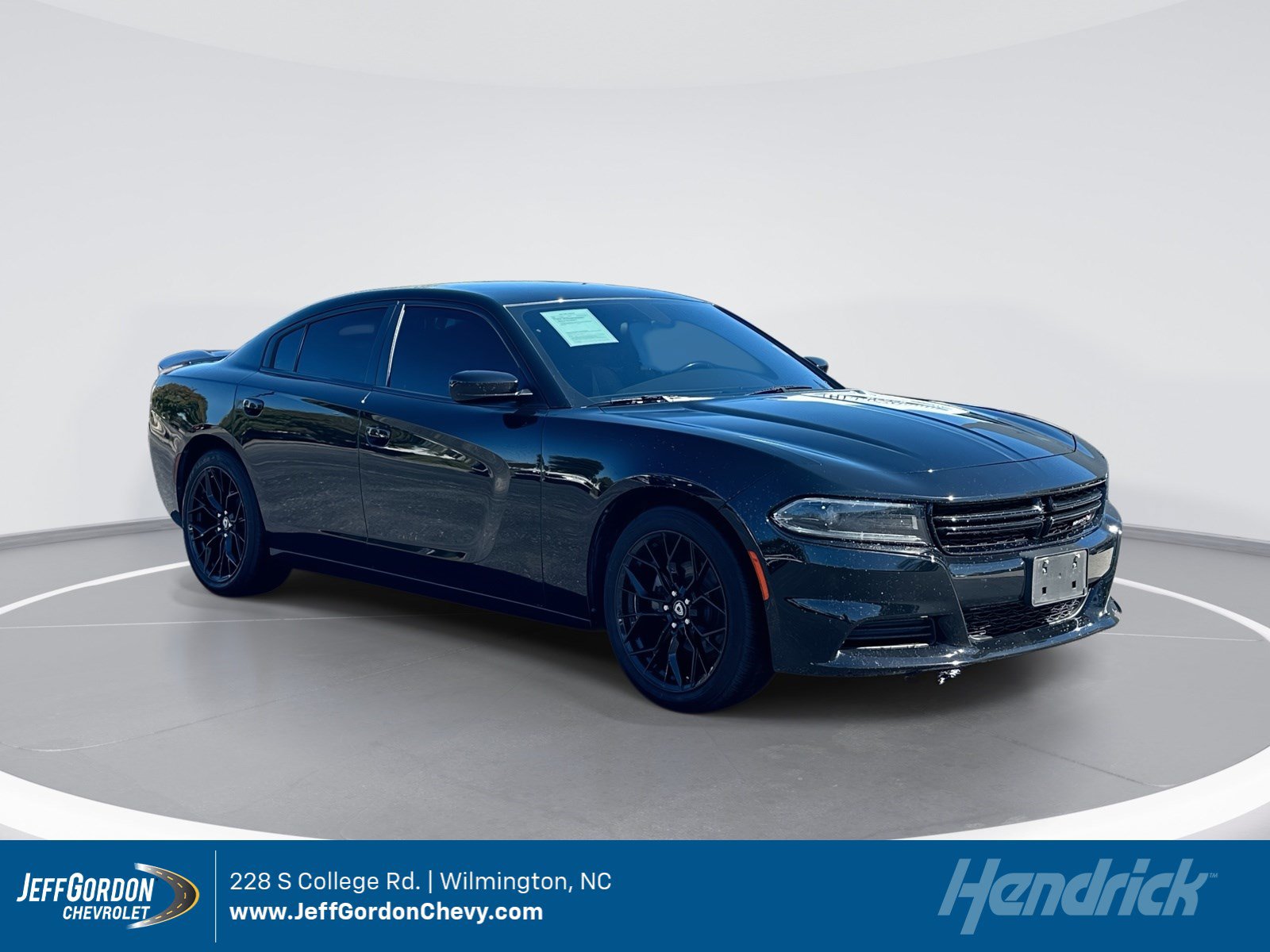 Used 2022 Dodge Charger SXT RWD image 1
