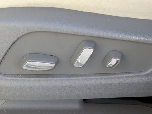 Certified 2023 Cadillac XT5 Premium Luxury image 19