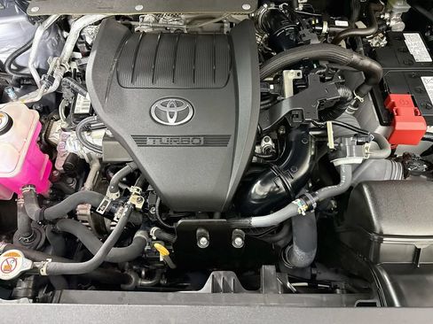 Used 2023 Toyota Highlander XLE AWD/4WD image 35
