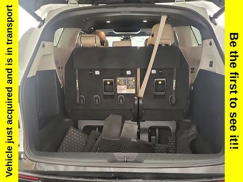 Used 2021 Toyota Sienna Limited image 13