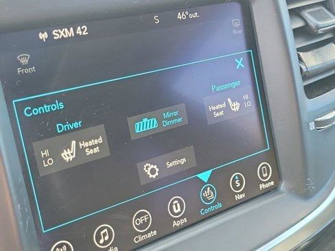 Used 2017 Chrysler 300 Limited w/ Value Package image 27