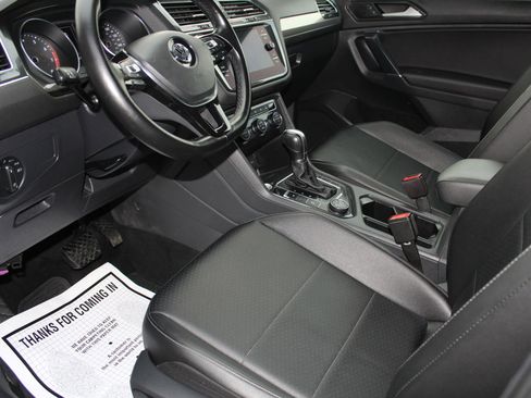 Used 2018 Volkswagen Tiguan SE w/ 3rd Row Seat Package image 11