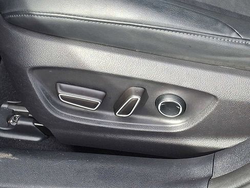 Used 2017 Toyota Prius Prime Premium image 11